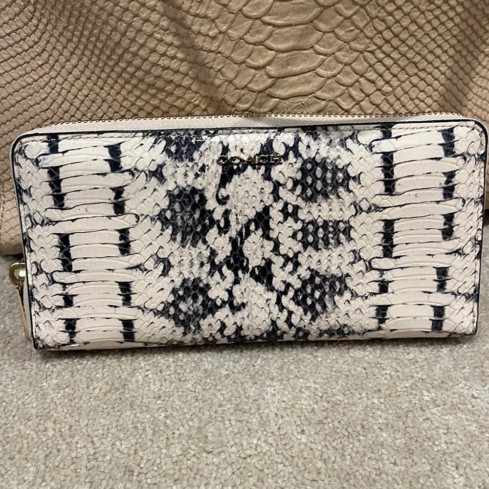 Euc Coach Madison Python Zip Around Wallet. - image 1